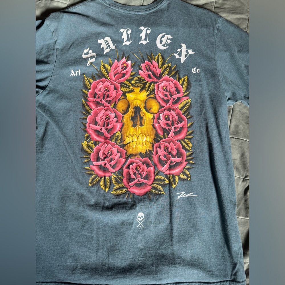 Men’s large sullen Tshirt